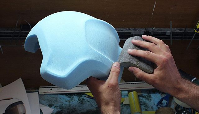 成本高昂、耗时费力的物理原型制作过程